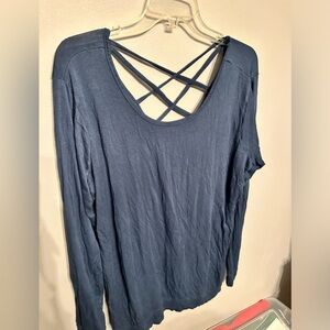 No Brand Name Long Sleeve T-Shirt XL